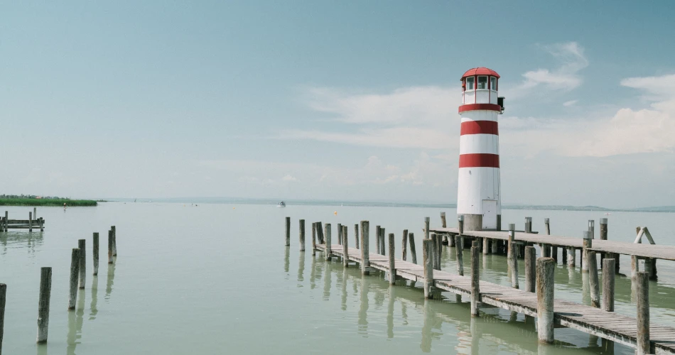 Pelarian Tepi Tasik Musim Panas Dekat Vienna
