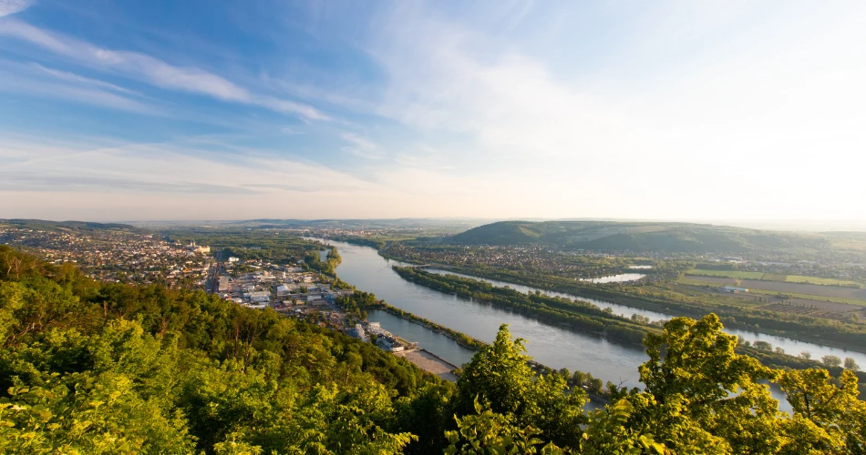 Pelarian Tepi Tasik Musim Panas Dekat Vienna